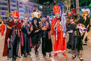 Maspamoon se despide con seis horas de música y fiesta y la quema de la sardina (Foto TA)